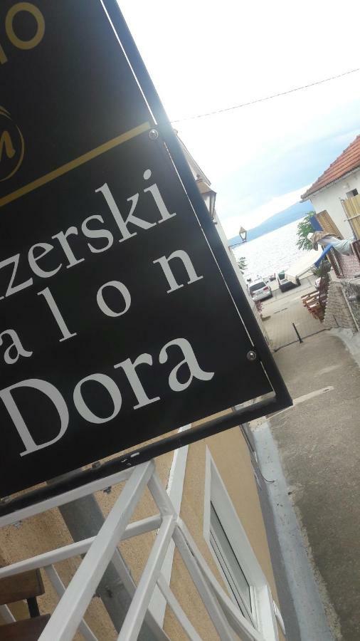 Dora Hotel Njivice Exterior photo
